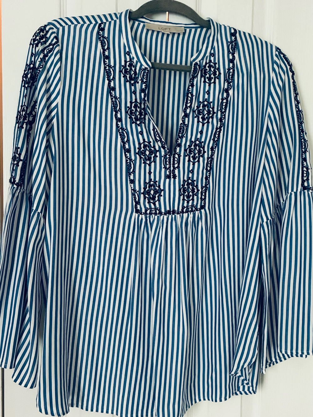 LOFT Blue & White Striped Embroidered V-Neck Women's Top size M Petite